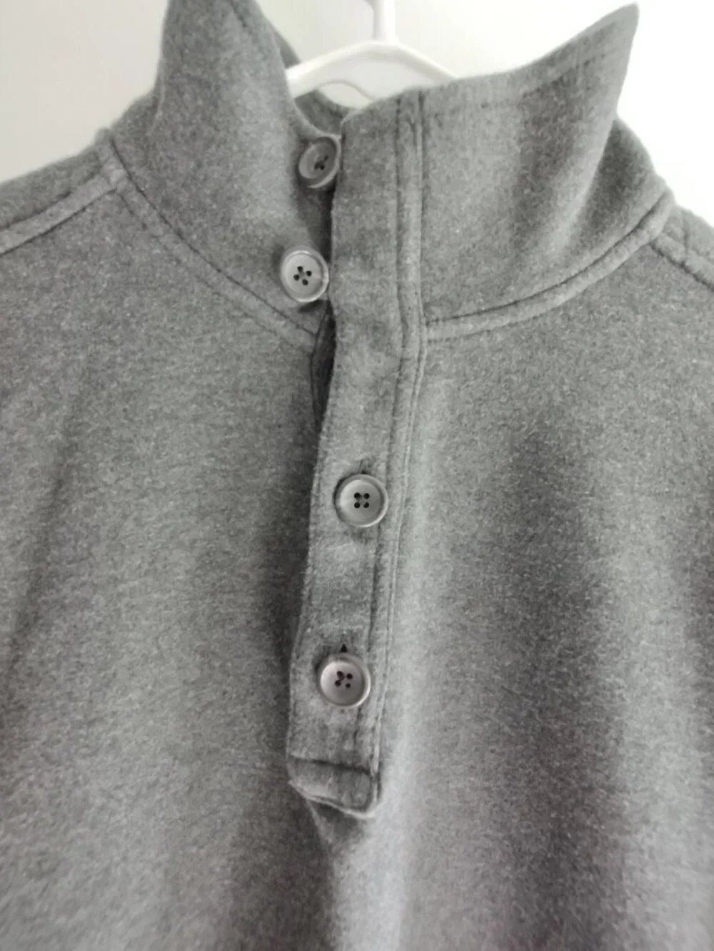 Banana Republic Men's Gray Pullover 4 Button Stand Collar Quilted Yoke